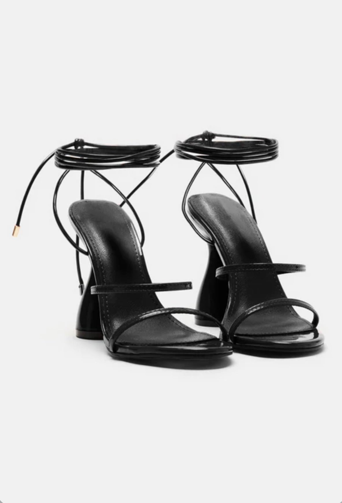 “Siah” Black Heel