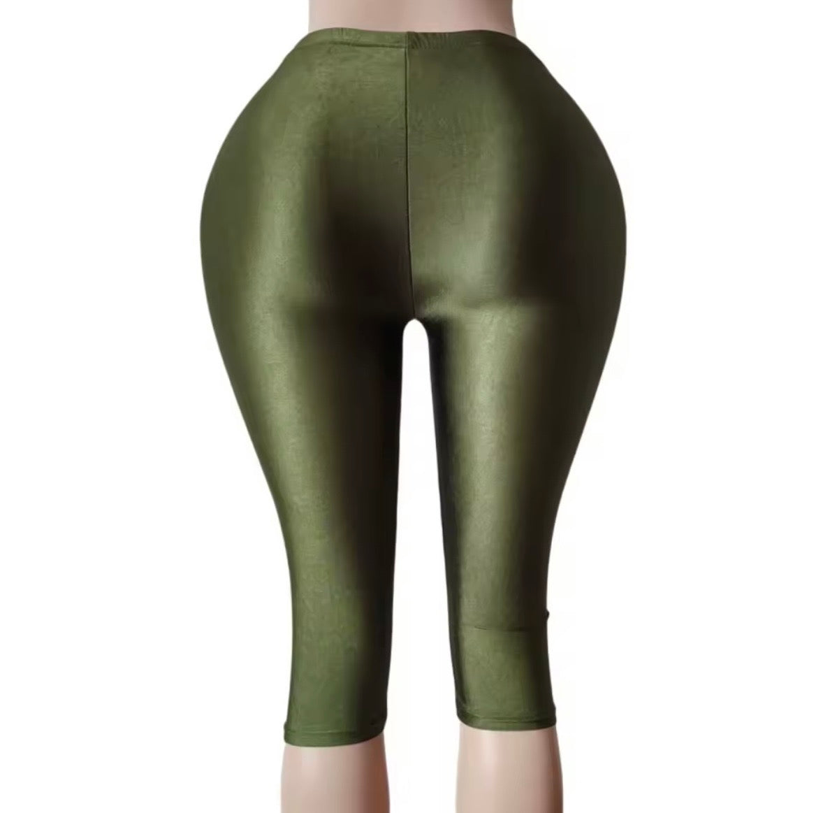 “Laya Leggings” Green Shorts