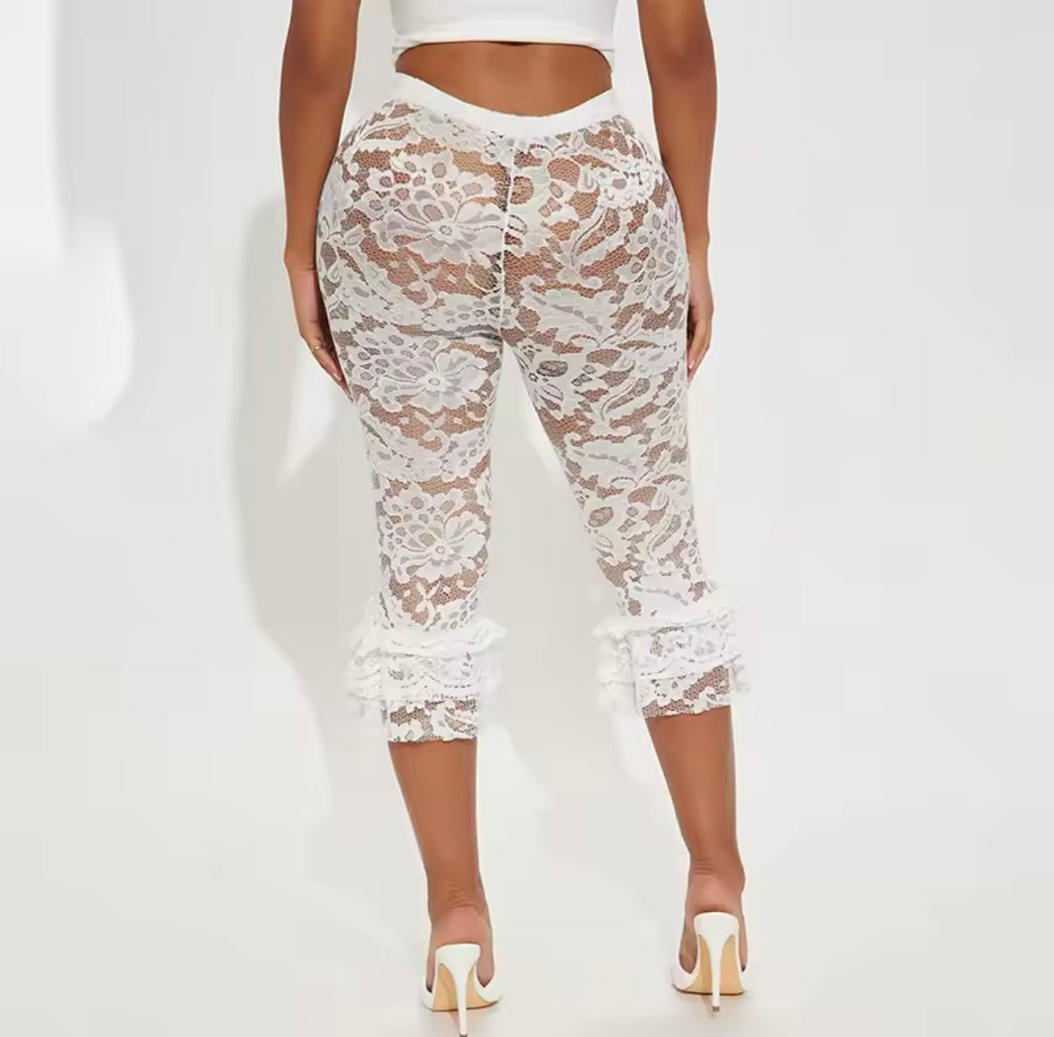 “Laci” White Shorts