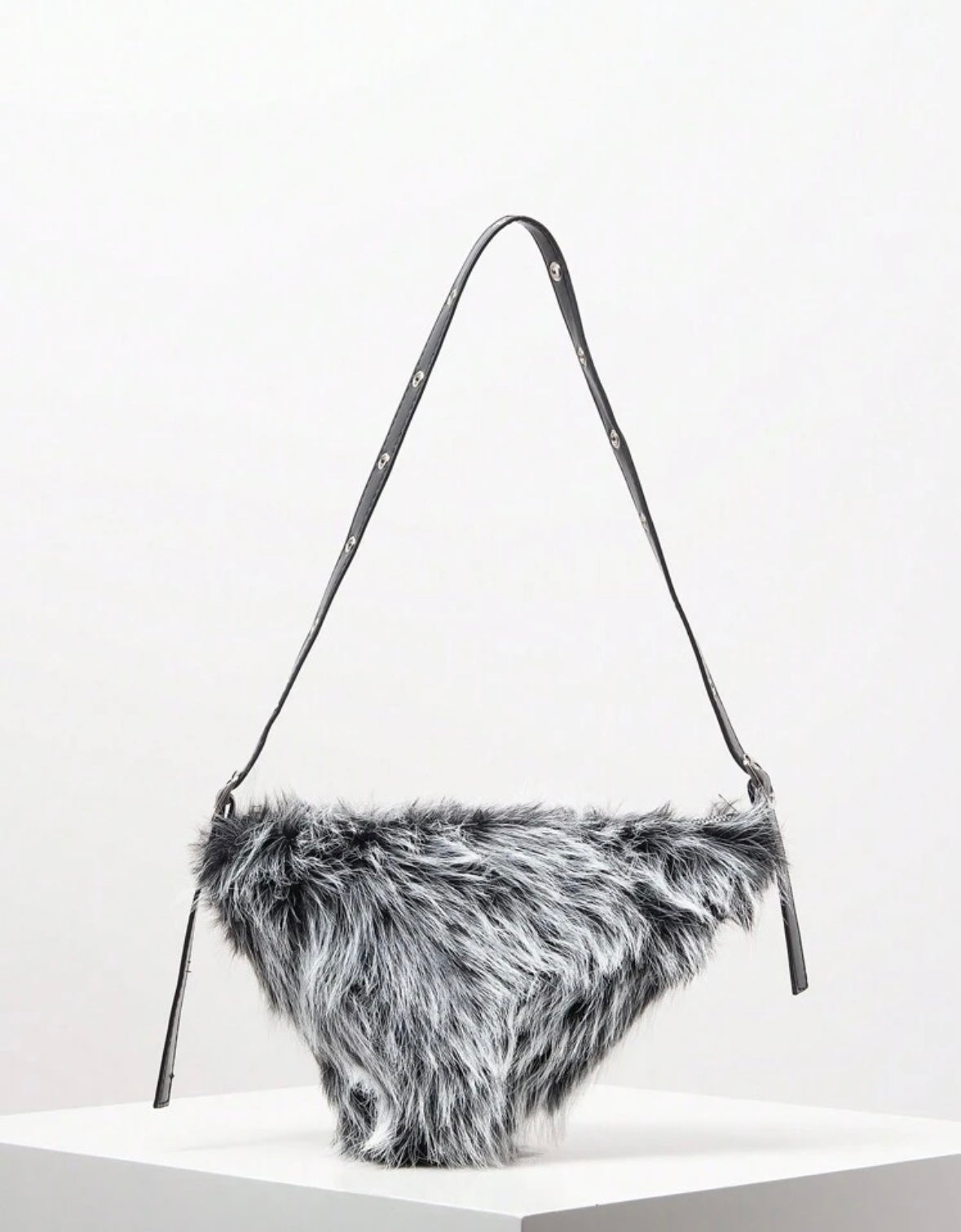 “ Ayana” Fluffy Handbag