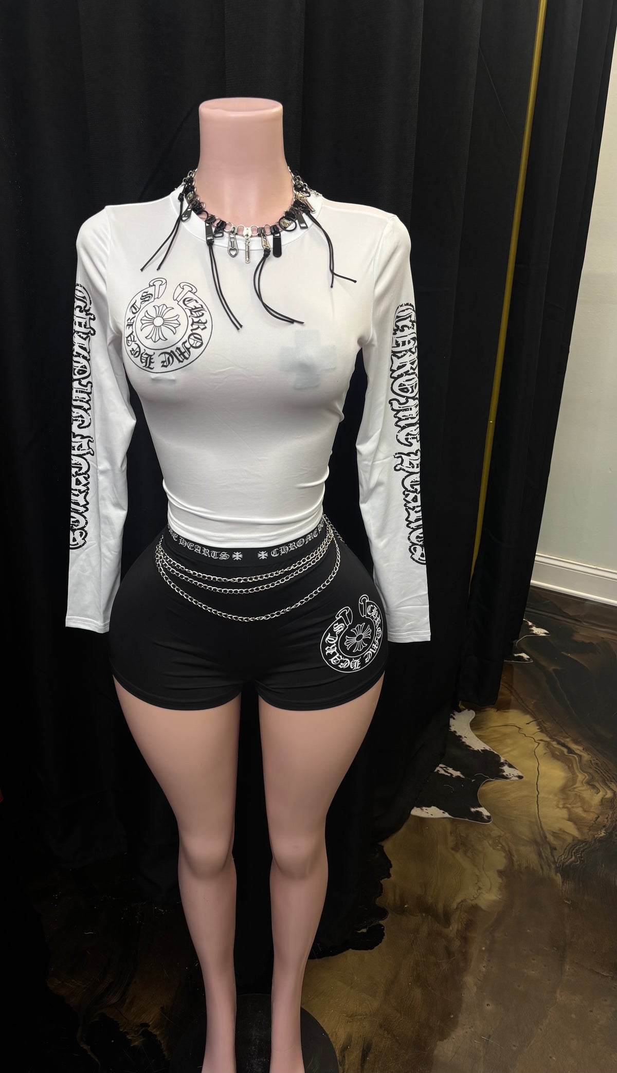 “Hearts On Chrome 2.0” White 2 Piece Set