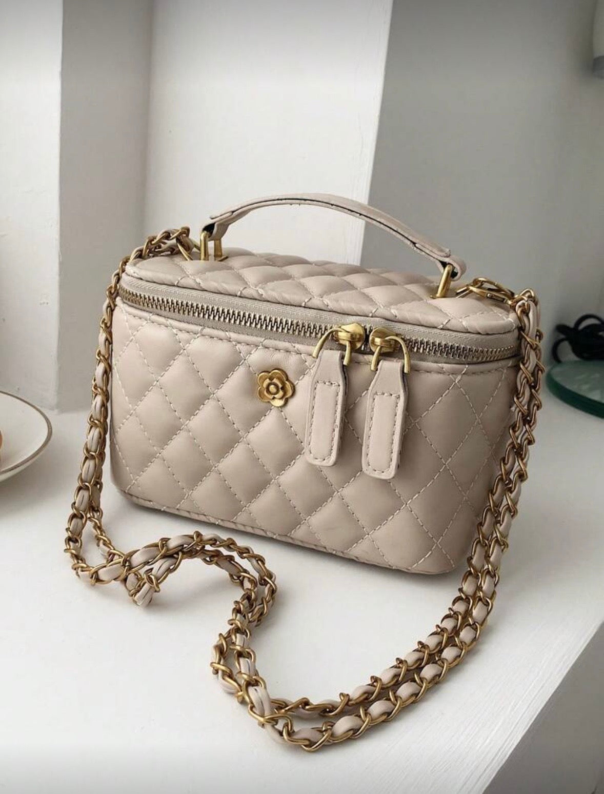 “Harlem Square” Nude Handbag