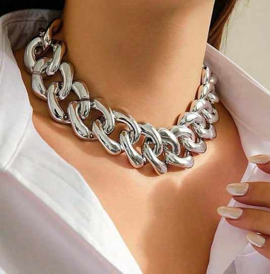 “Rease” Silver Necklace