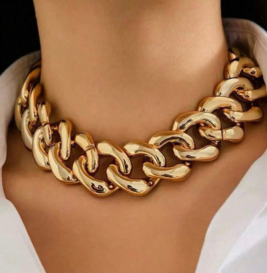 “Rease” Gold Necklace