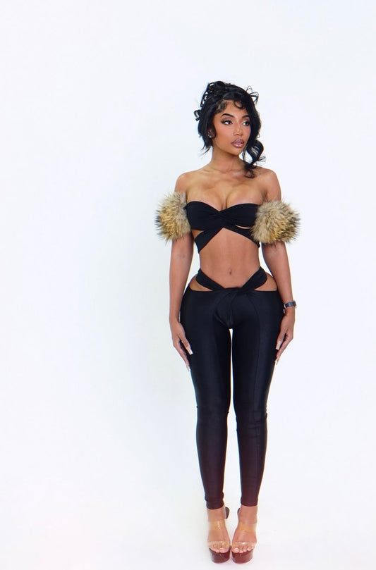 “Figurine Furr” Black 2 Piece Set
