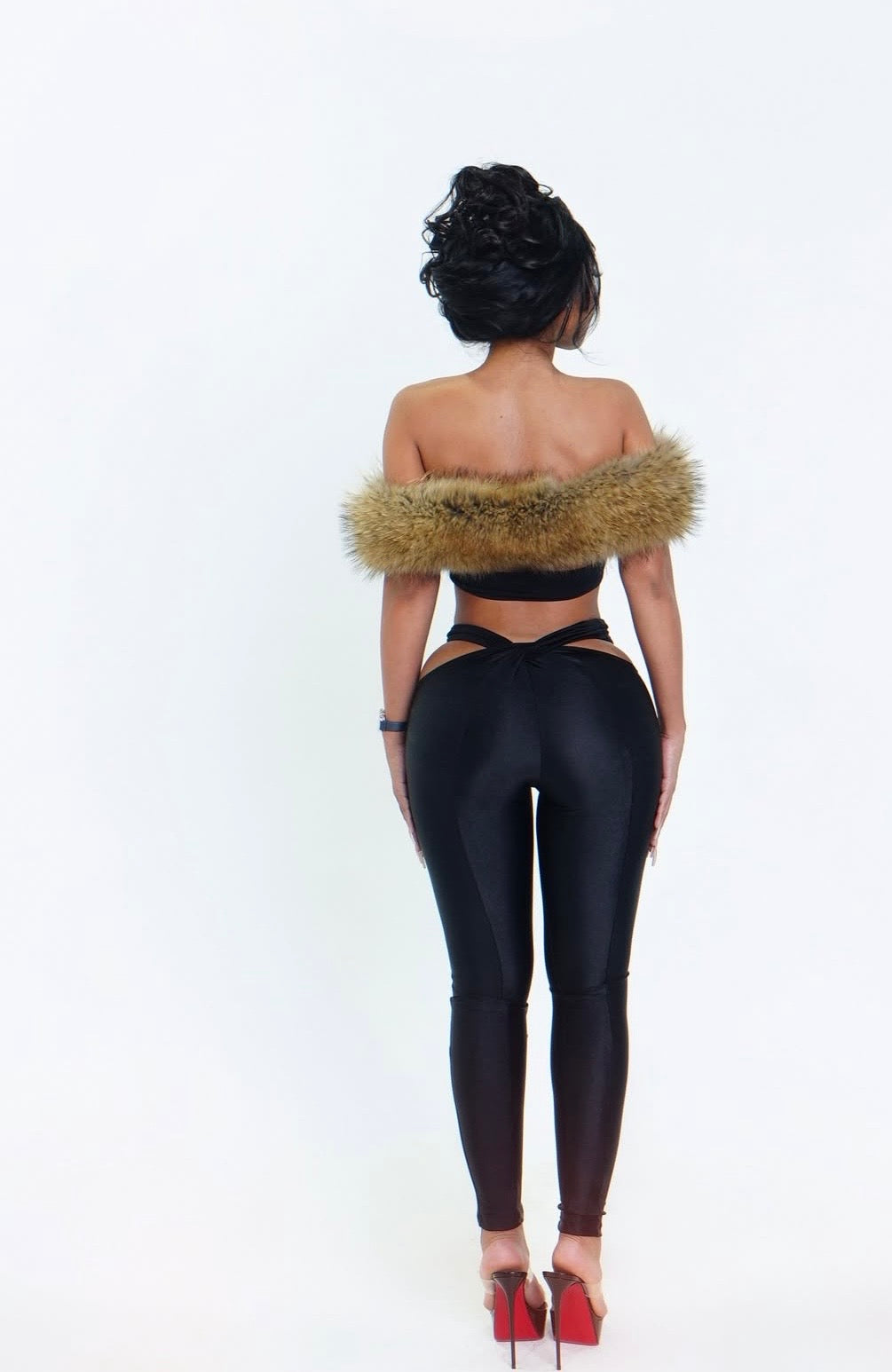 “Figurine Furr” Black 2 Piece Set